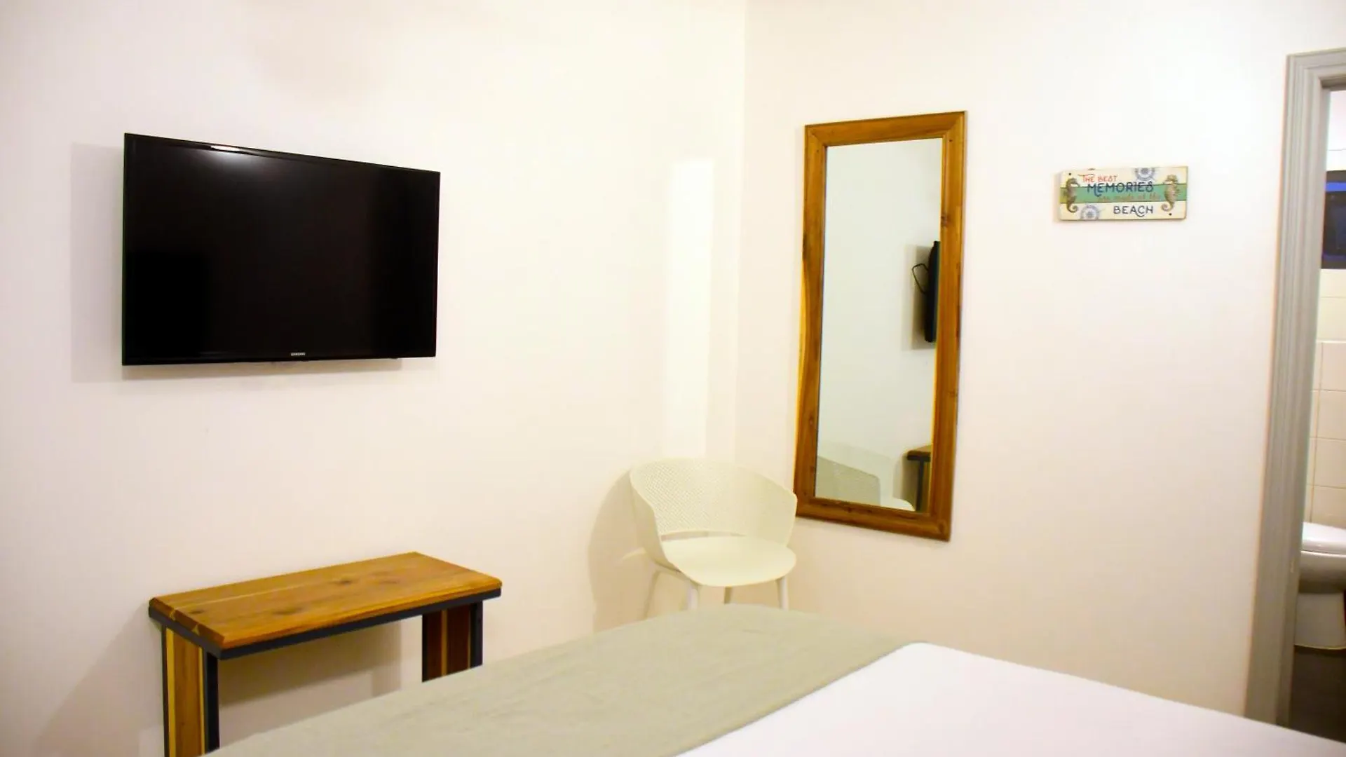 Hostal Marina Samana Hotel
