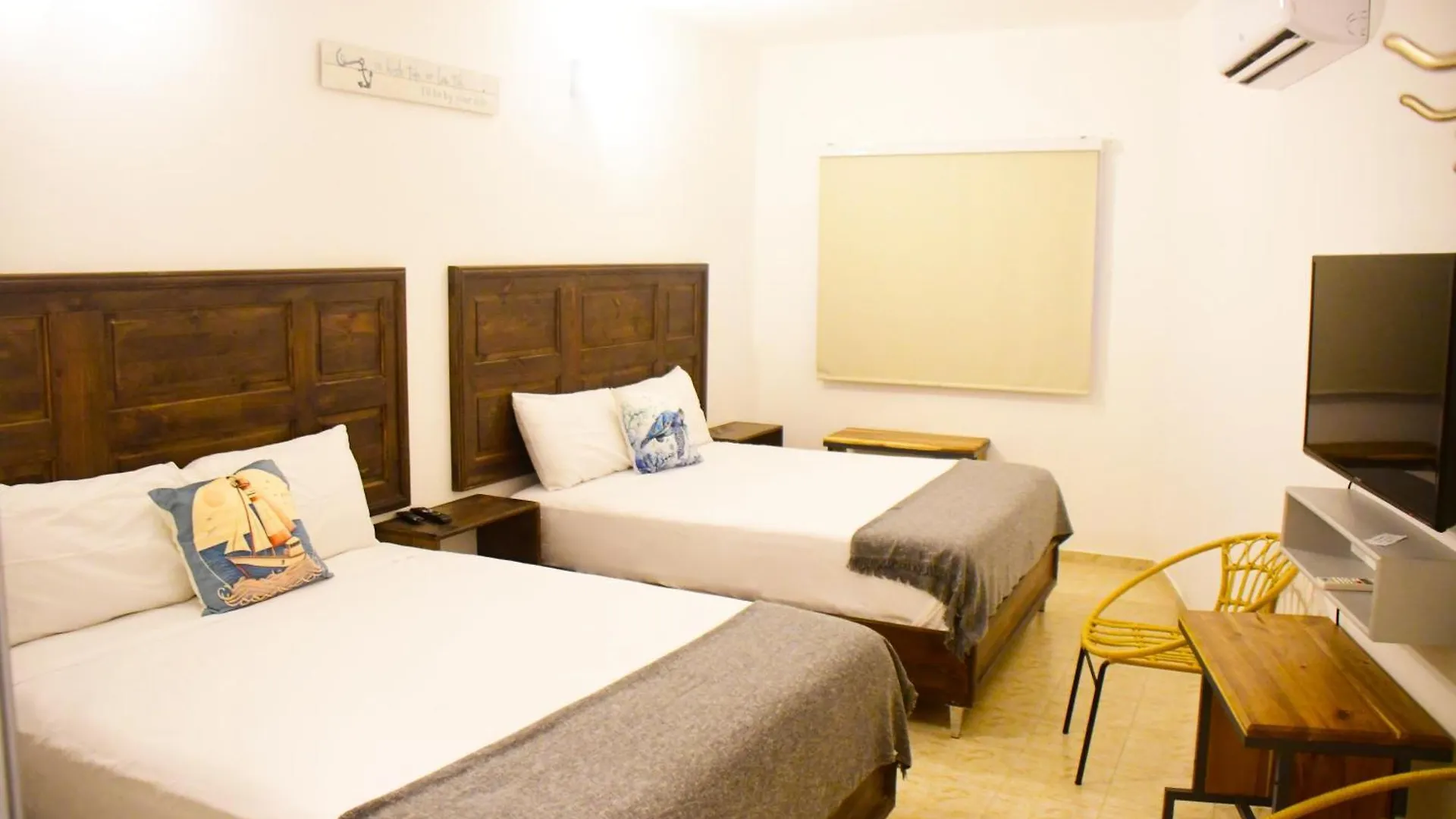 Hostal Marina Samana