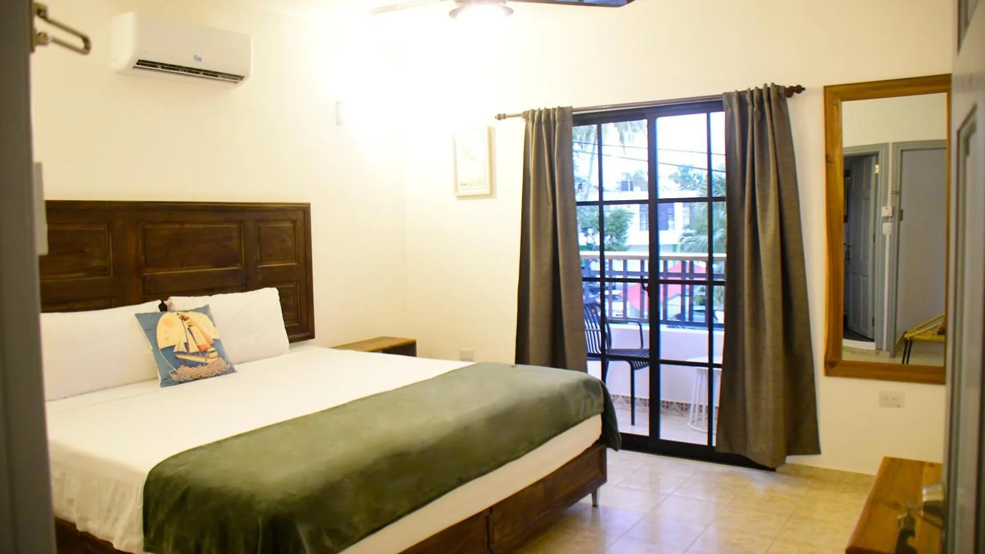 Hotel Hostal Marina Samana
