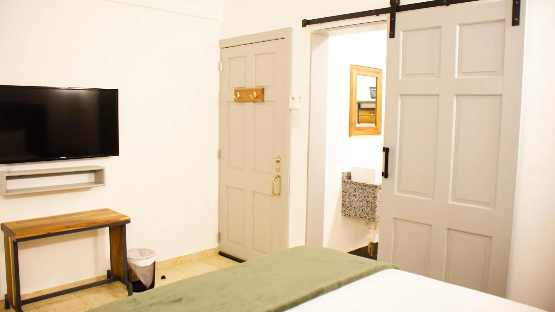 Hostal Marina Samana